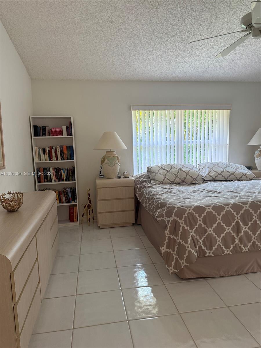 TROPICAL LAKES PH 2 - Residential