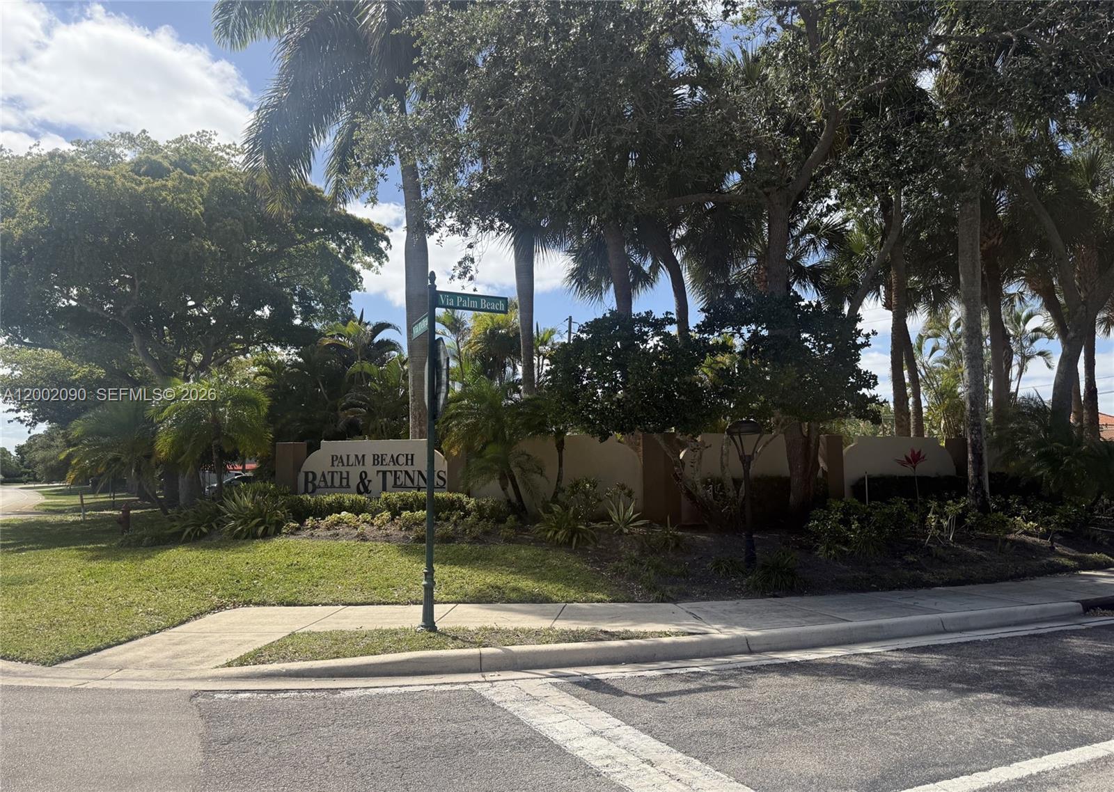 TROPICAL LAKES PH 2 - Residential