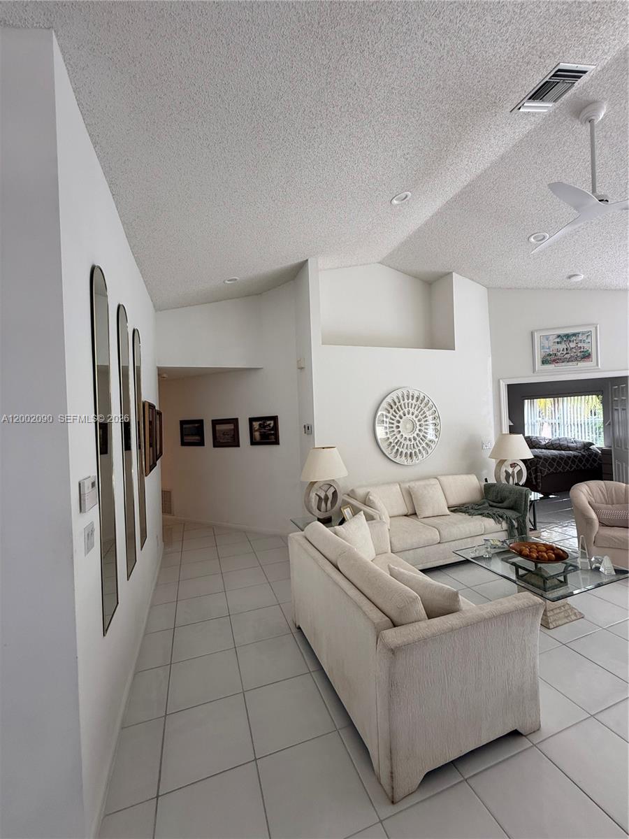 TROPICAL LAKES PH 2 - Residential