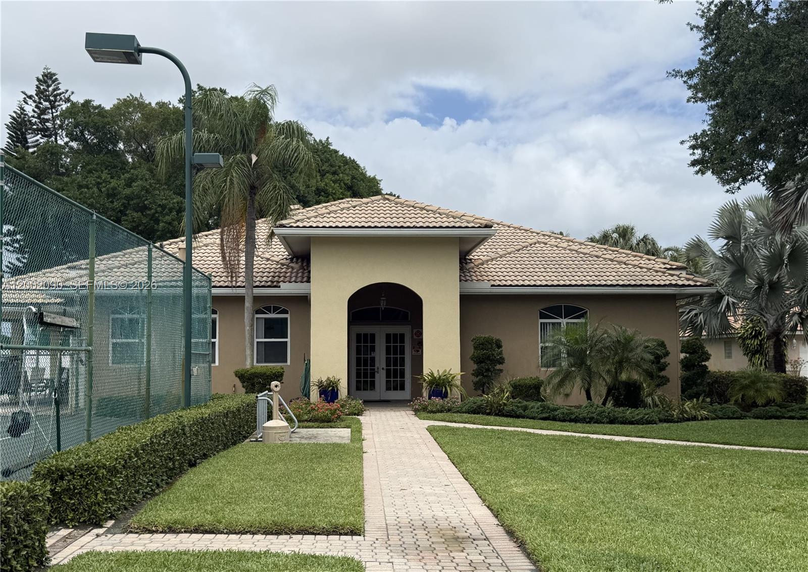 TROPICAL LAKES PH 2 - Residential