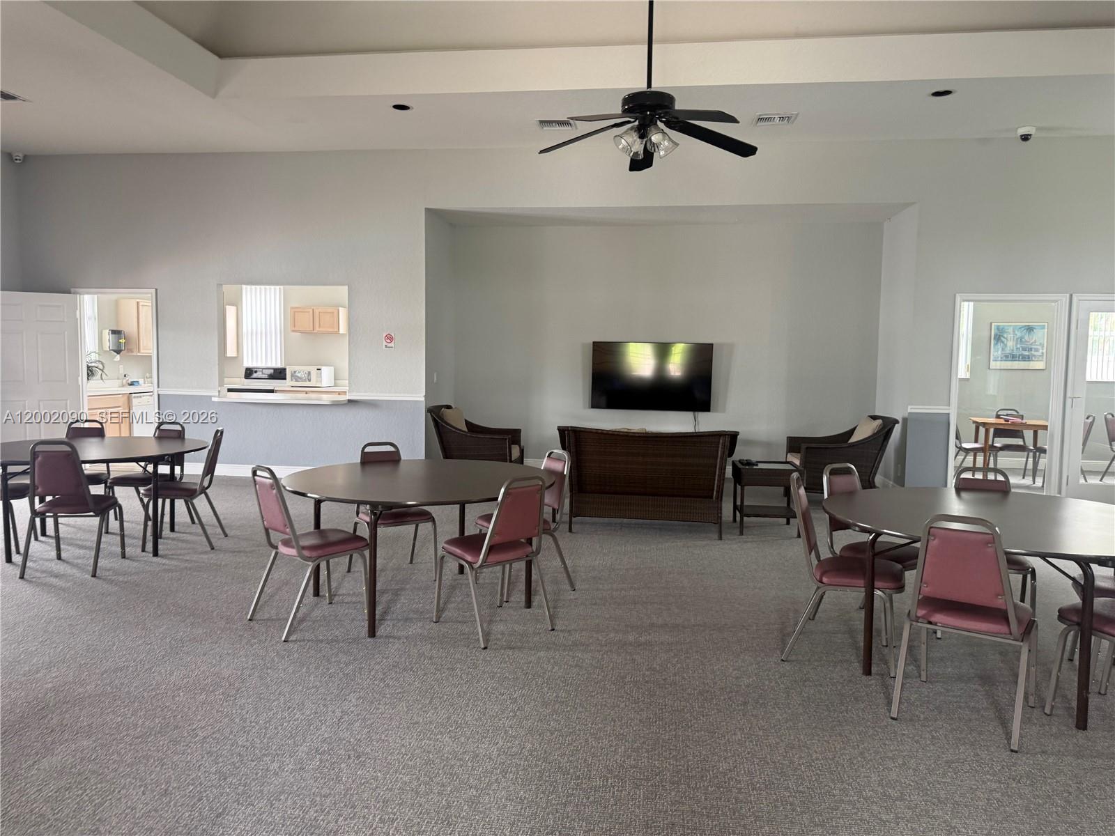 TROPICAL LAKES PH 2 - Residential