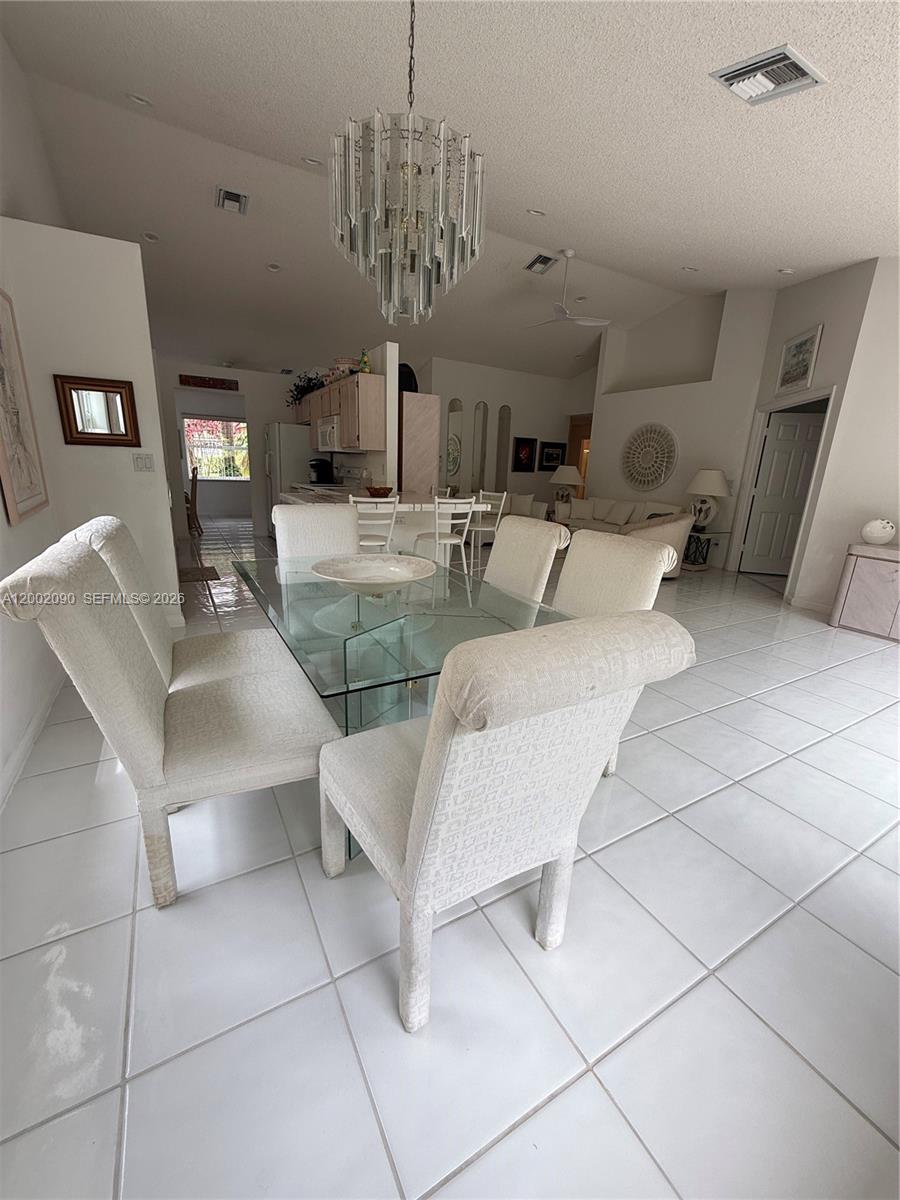 TROPICAL LAKES PH 2 - Residential