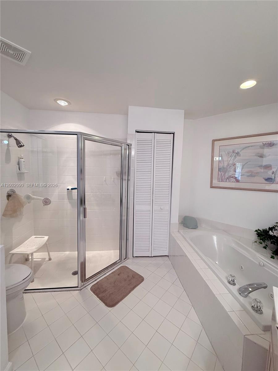 TROPICAL LAKES PH 2 - Residential