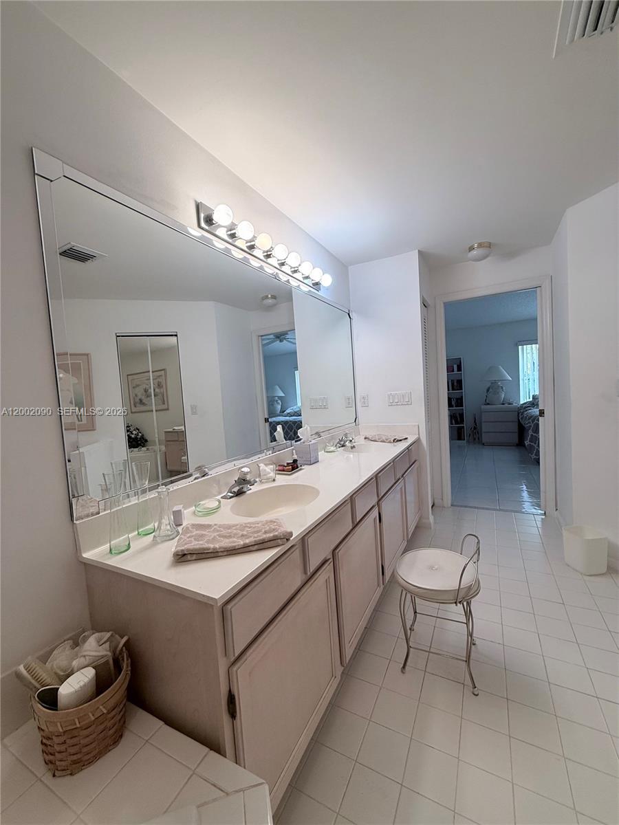 TROPICAL LAKES PH 2 - Residential