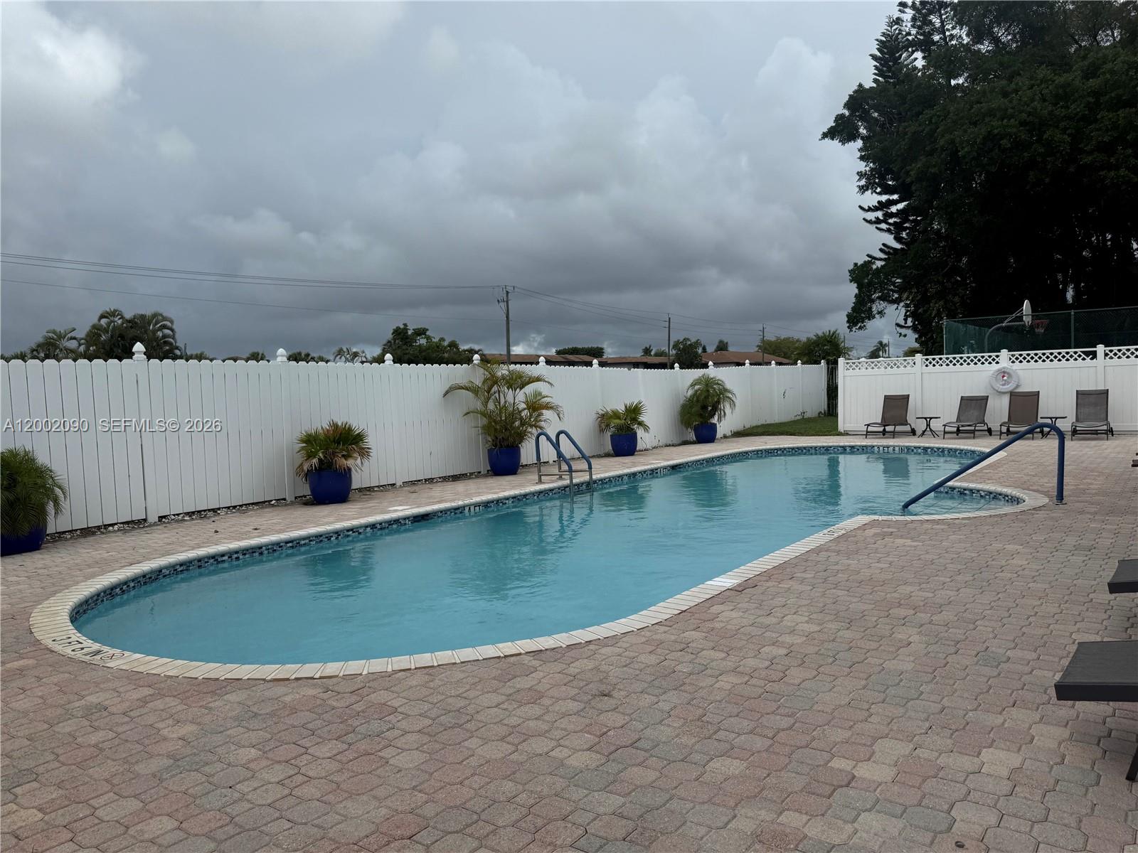 TROPICAL LAKES PH 2 - Residential