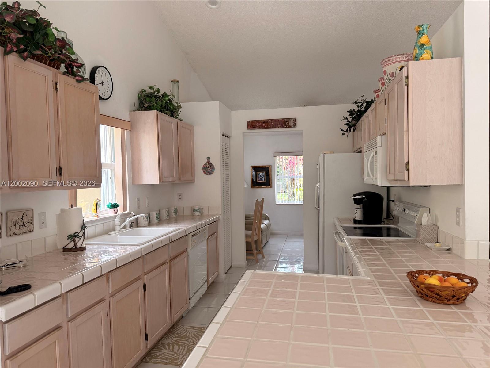 TROPICAL LAKES PH 2 - Residential