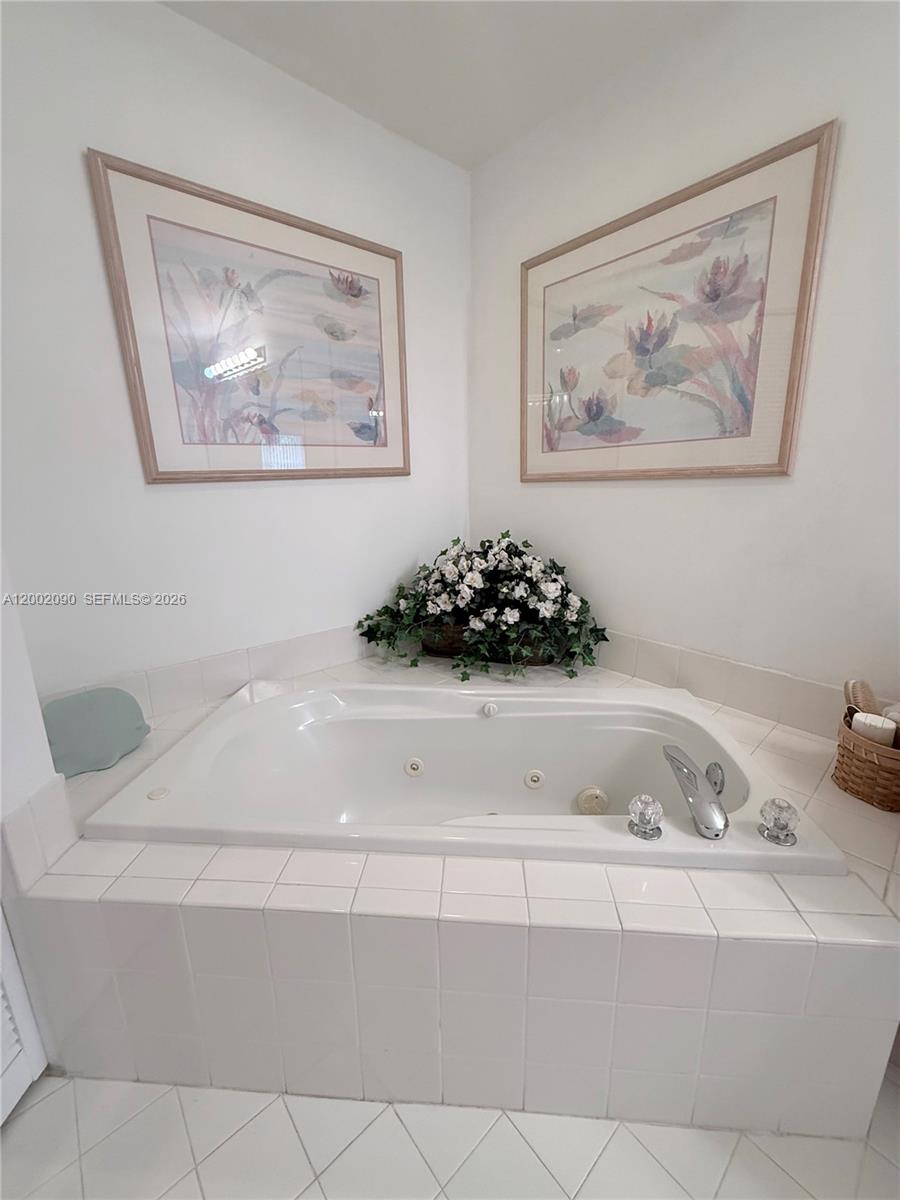 TROPICAL LAKES PH 2 - Residential