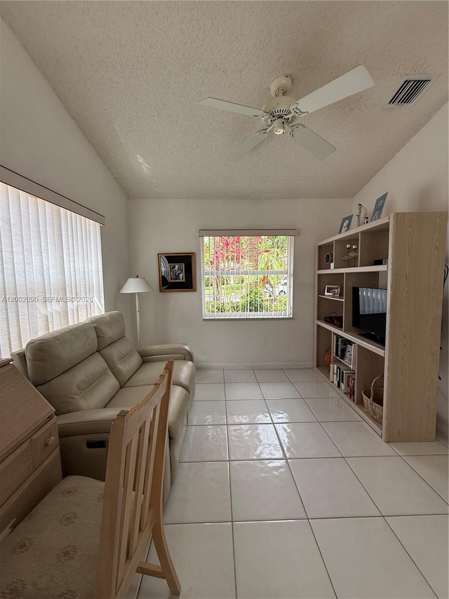 TROPICAL LAKES PH 2 - Residential