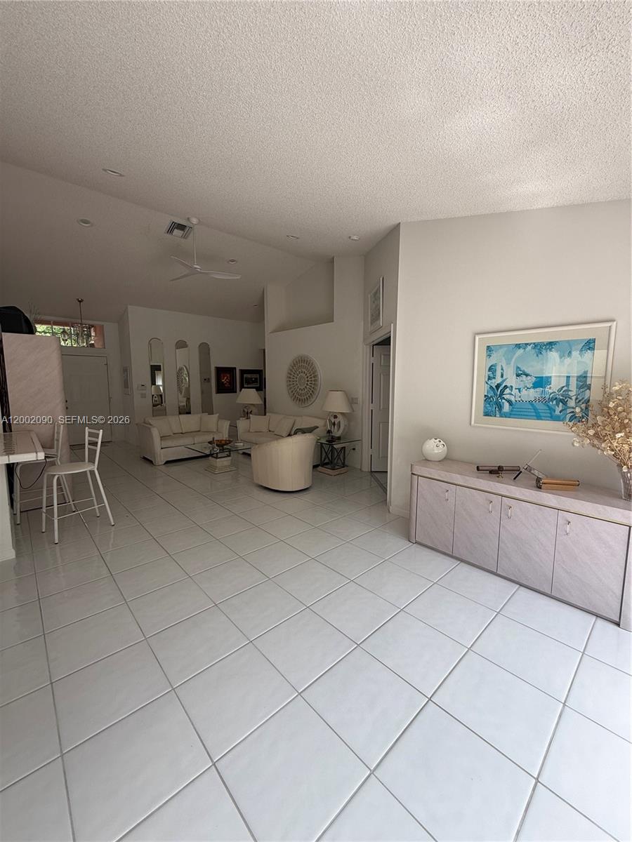 TROPICAL LAKES PH 2 - Residential