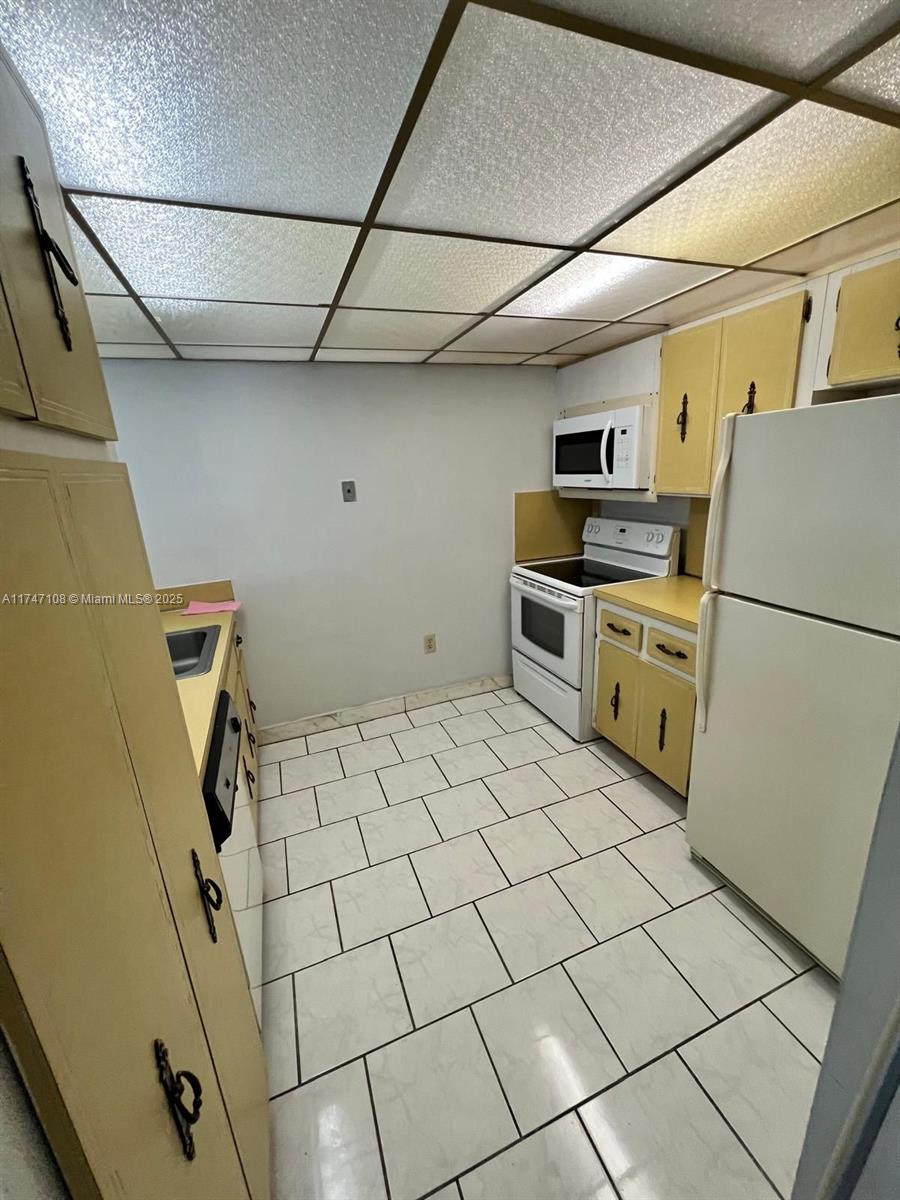 THE LEEWARD CONDO - Residential