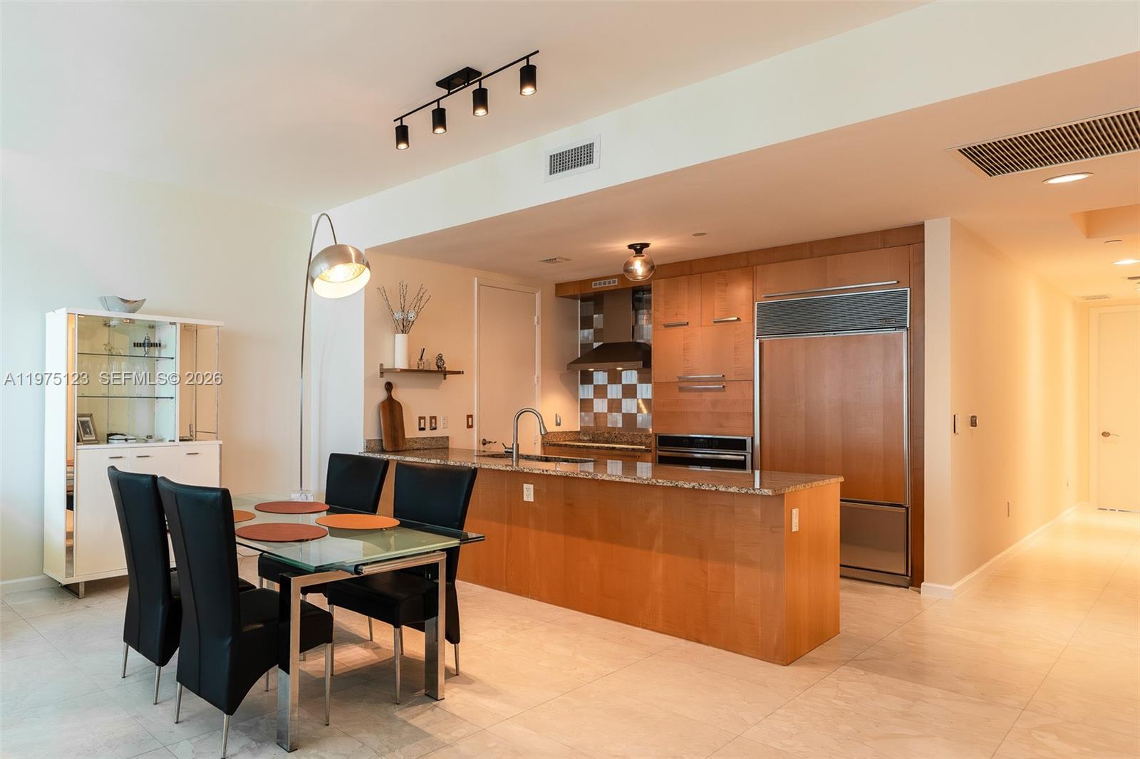 TDR TOWER II CONDO - Residential