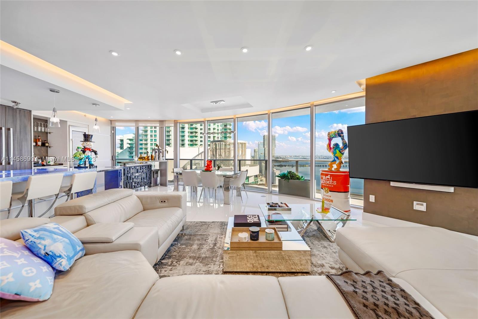 ARIA ON THE BAY CONDO - Residential