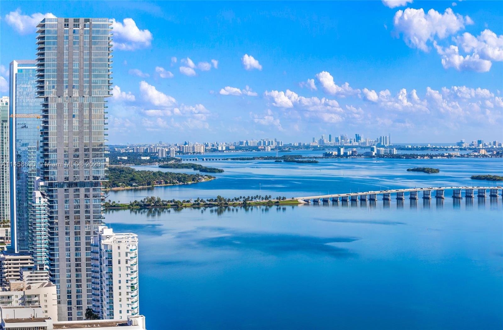 ARIA ON THE BAY CONDO - Residential