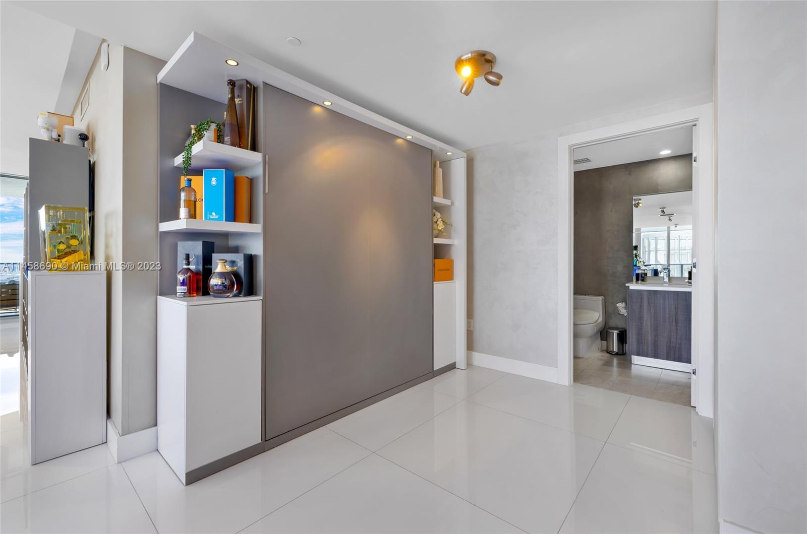 ARIA ON THE BAY CONDO - Residential