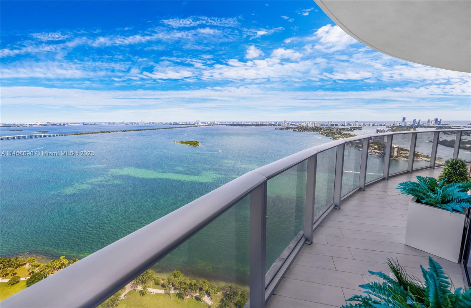 ARIA ON THE BAY CONDO - Residential