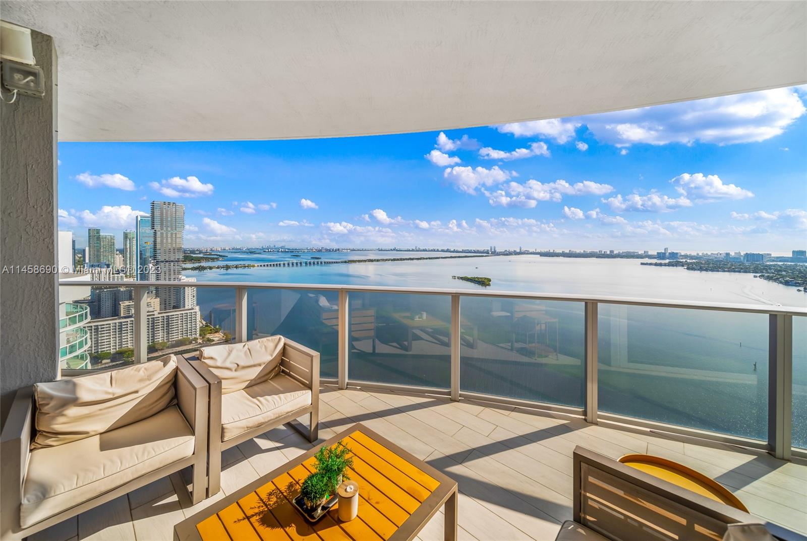 ARIA ON THE BAY CONDO - Residential