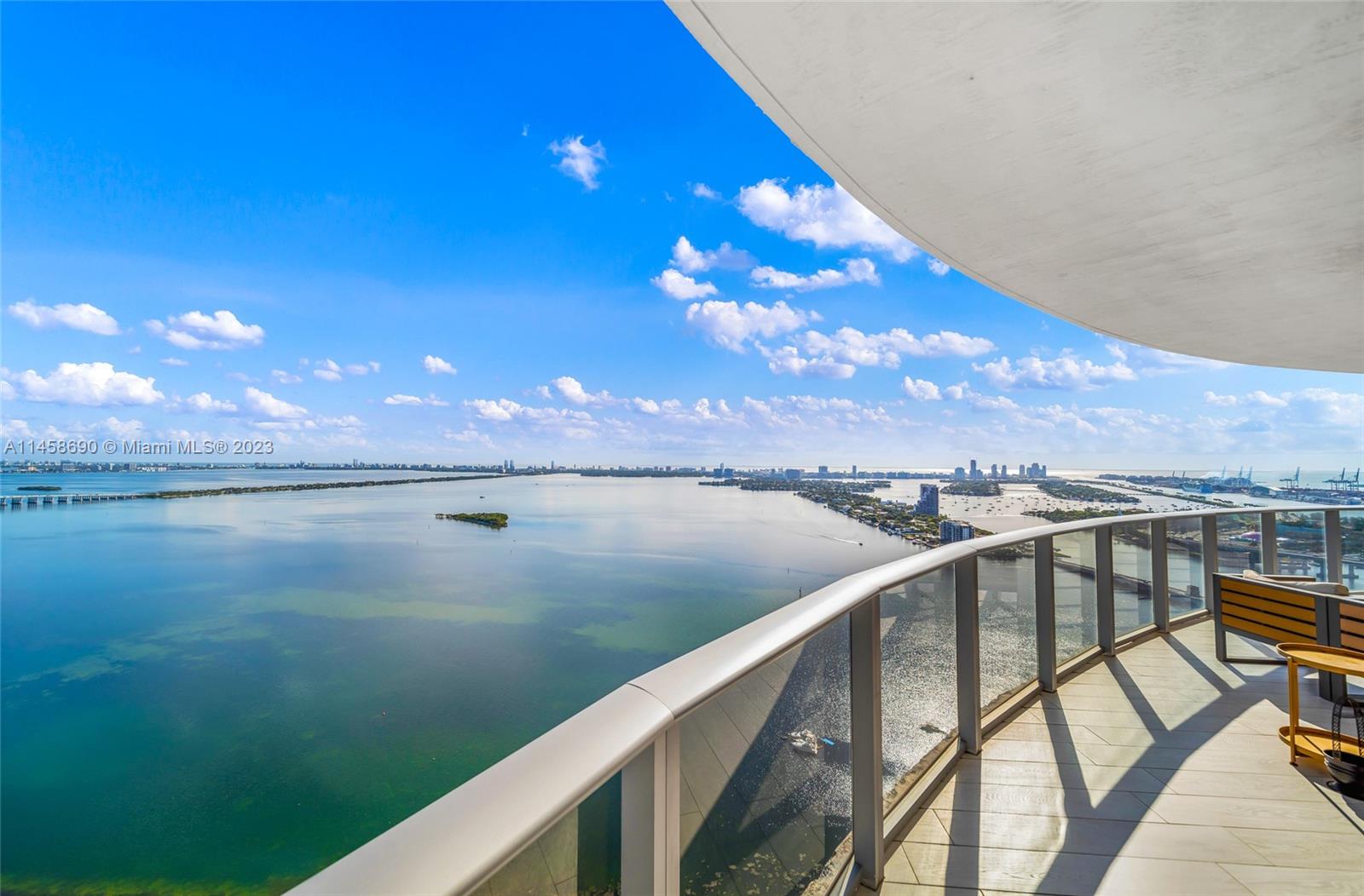 ARIA ON THE BAY CONDO - Residential