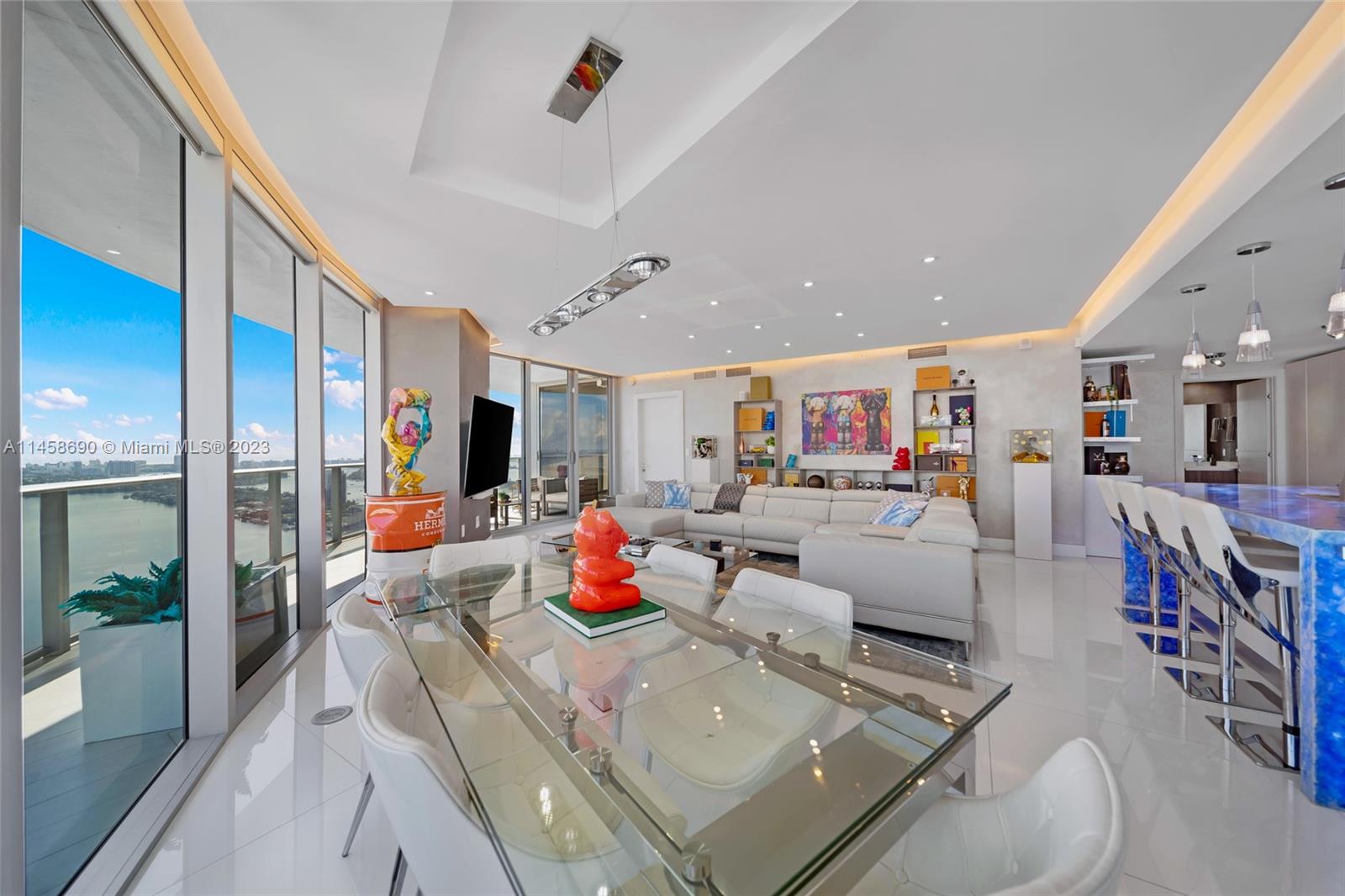 ARIA ON THE BAY CONDO - Residential