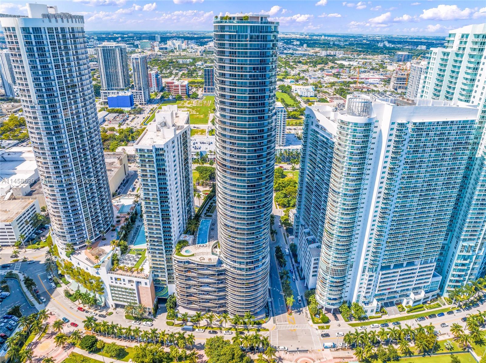 ARIA ON THE BAY CONDO - Residential