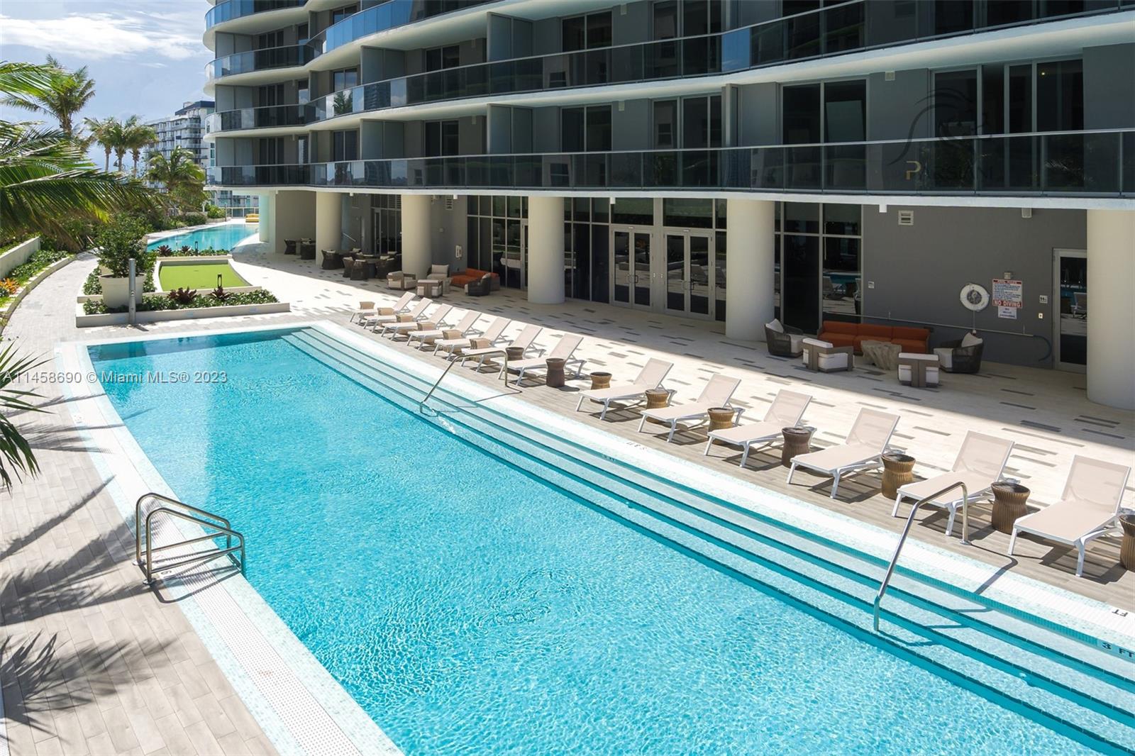 ARIA ON THE BAY CONDO - Residential