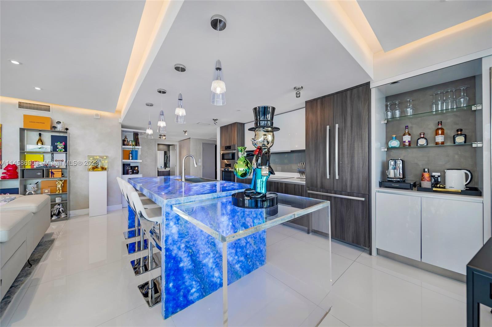 ARIA ON THE BAY CONDO - Residential