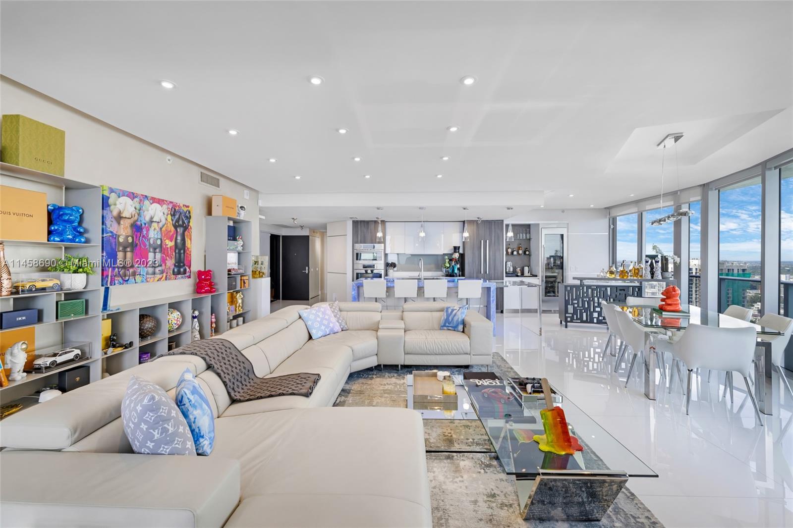 ARIA ON THE BAY CONDO - Residential