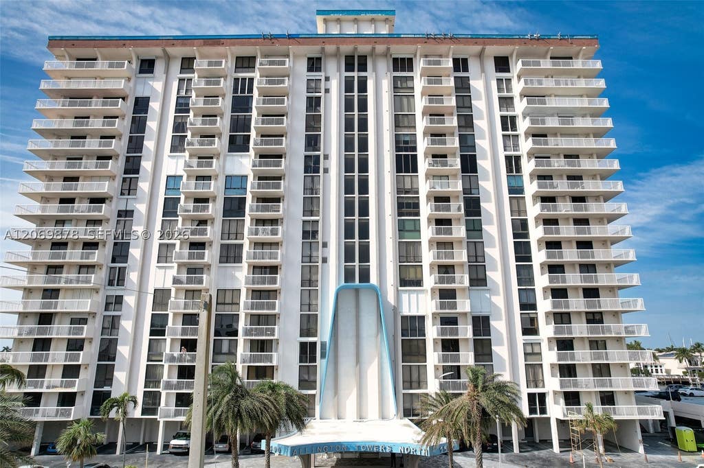 Photo of 1500 S Ocean Dr #7J, Hollywood, FL 33019 (MLS # A12069878)