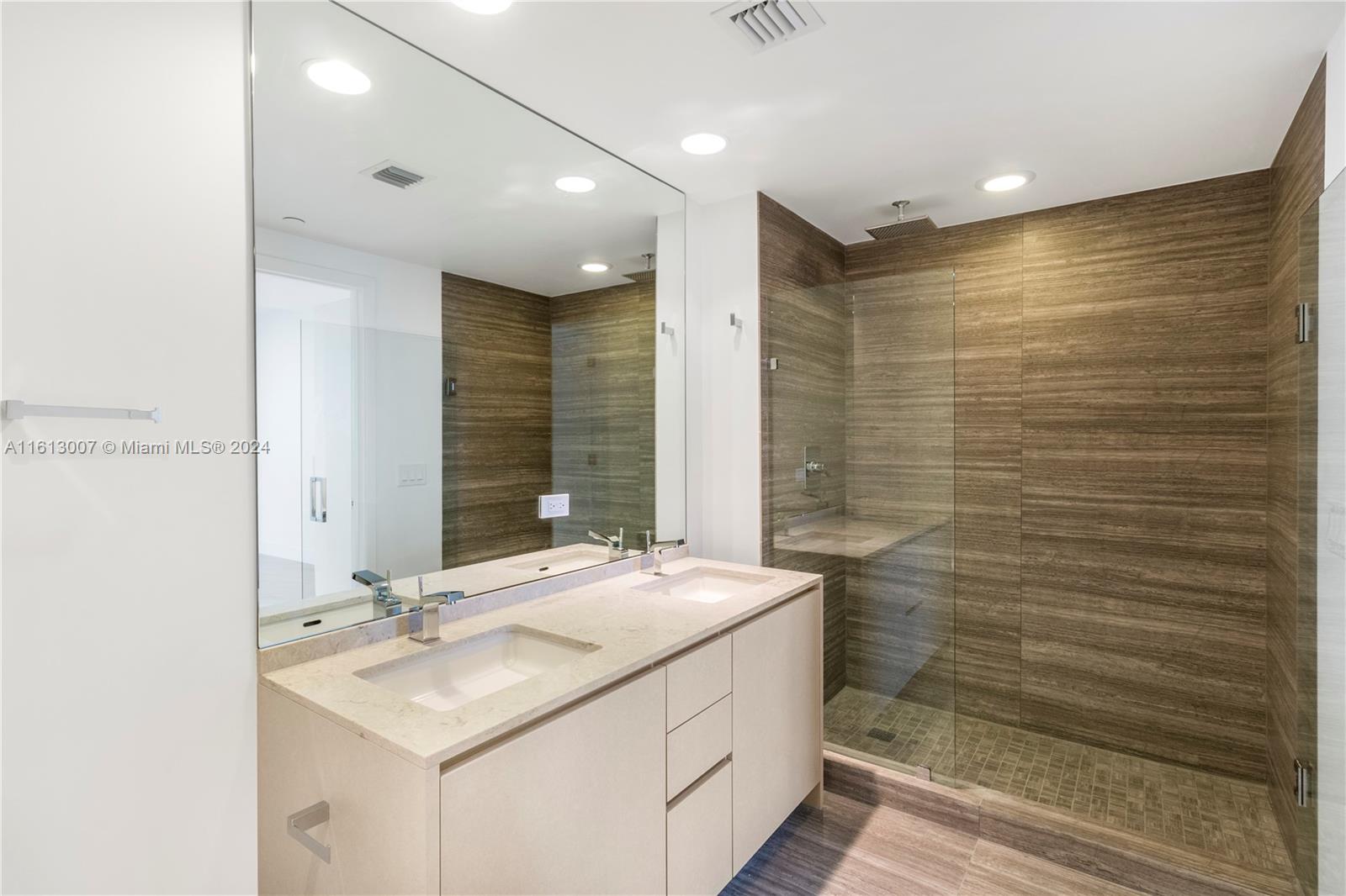 1010 BRICKELL CONDO - Residential Lease