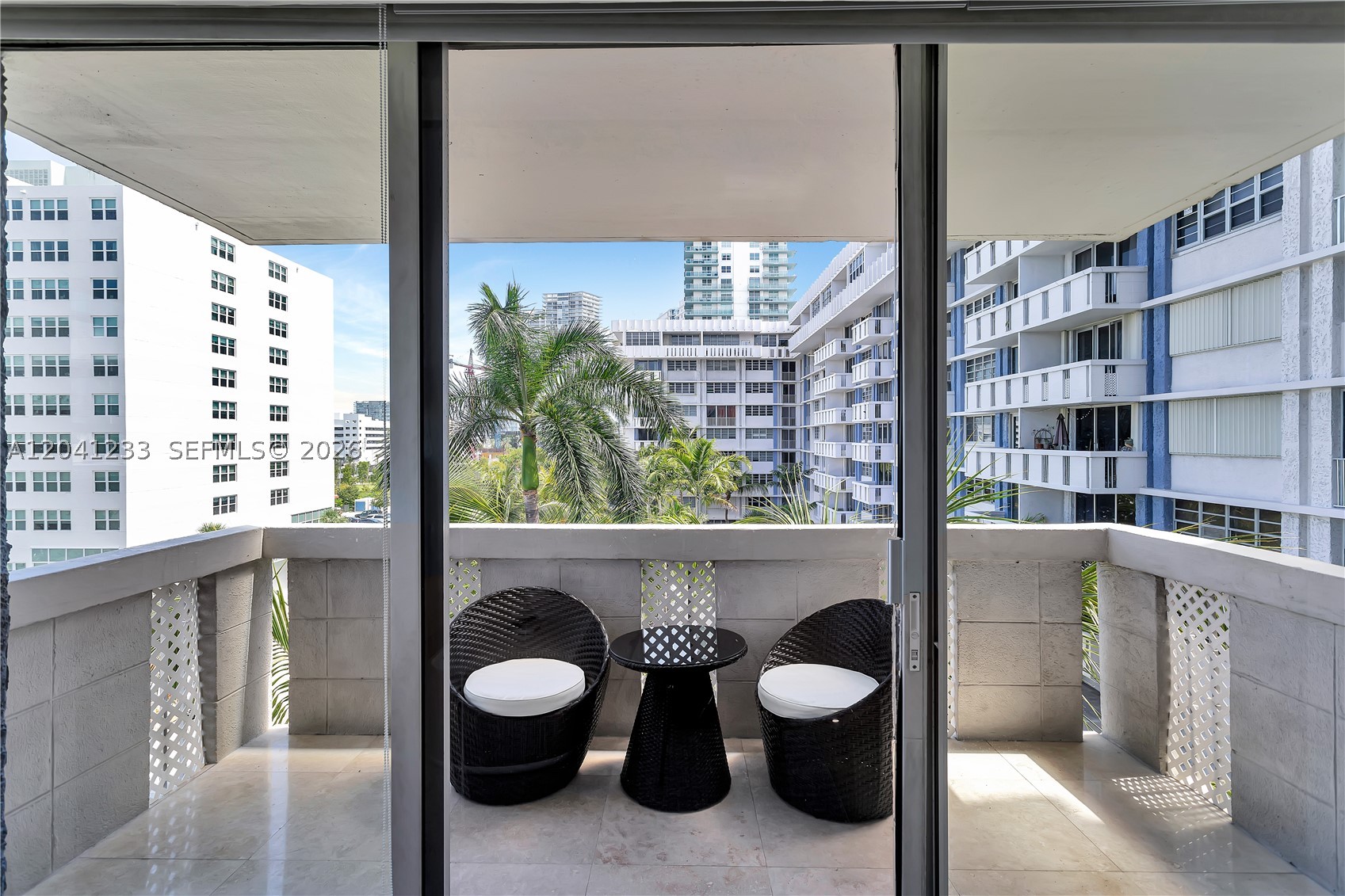 800 West Ave 635
