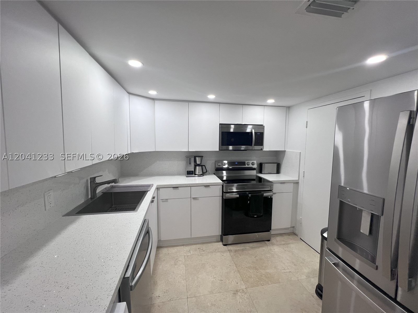 800 West Ave 635