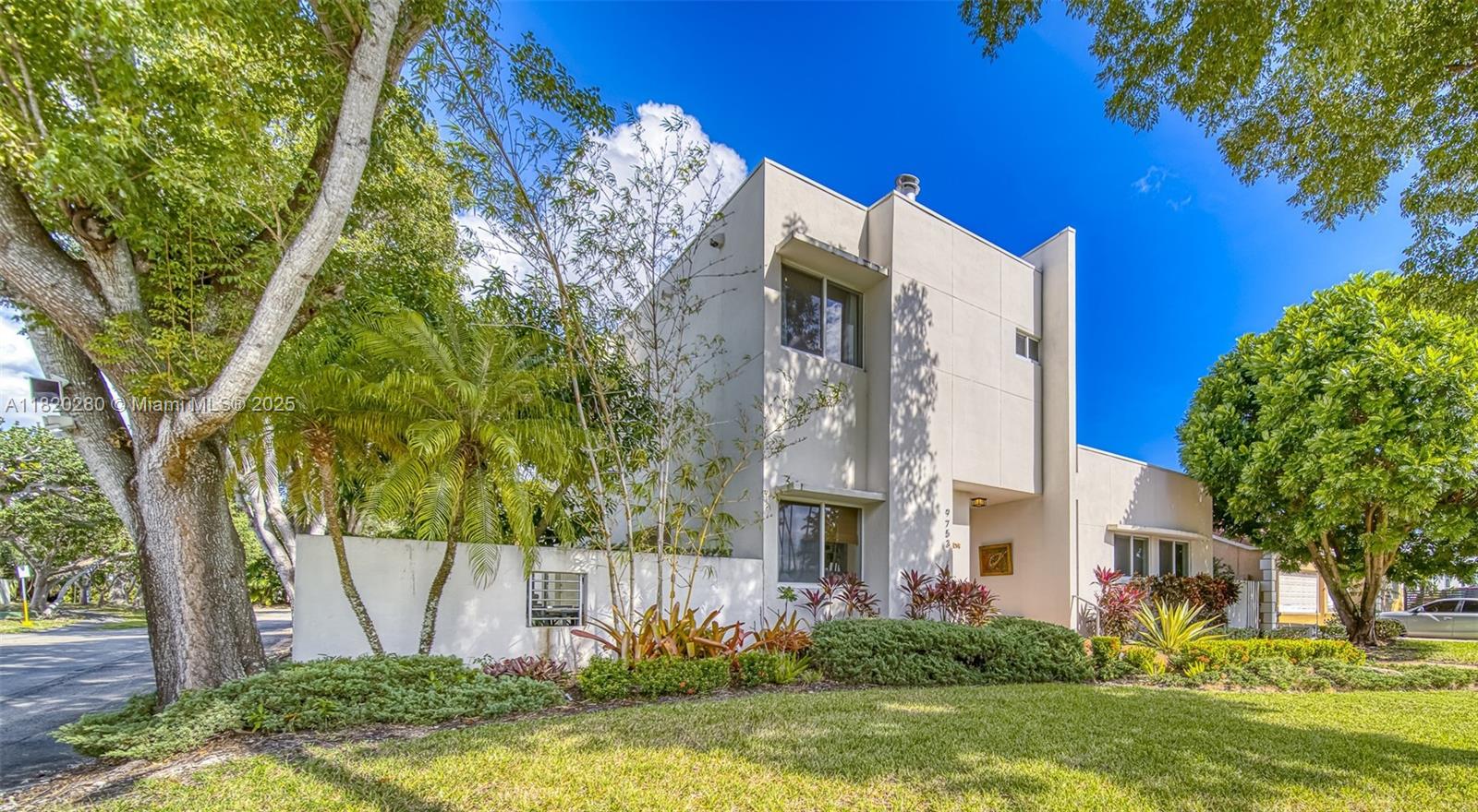 9753 Sw 93rd Ter, Miami, Broward County, Florida - 4 Bedrooms  
3 Bathrooms - 