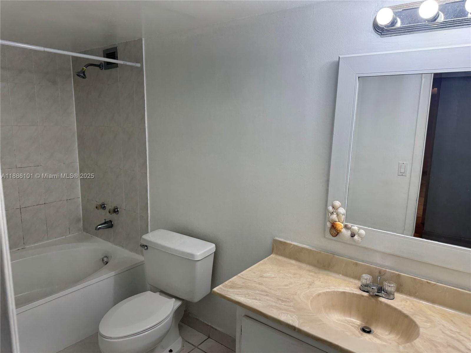 200 LESLIE CONDO - Residential Lease