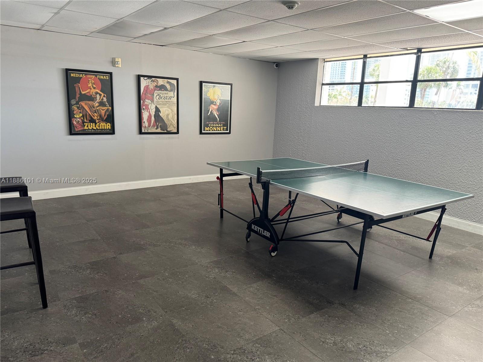 200 LESLIE CONDO - Residential Lease