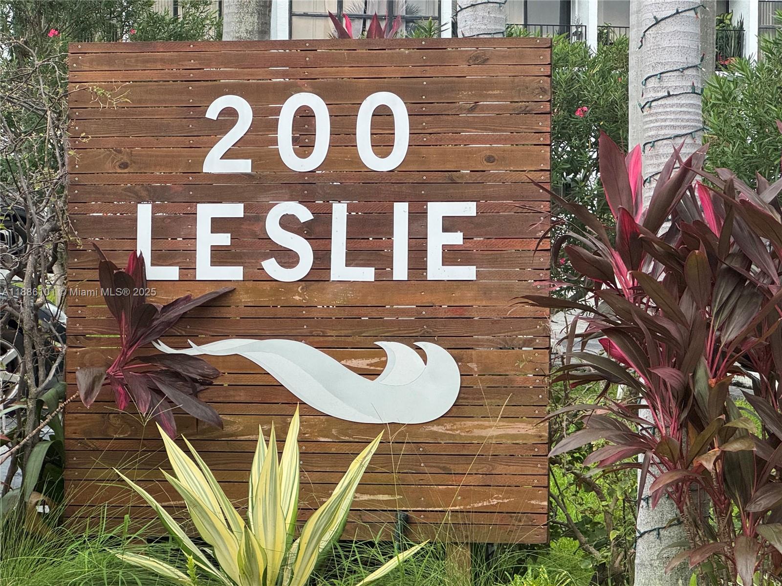200 Leslie Dr 201
