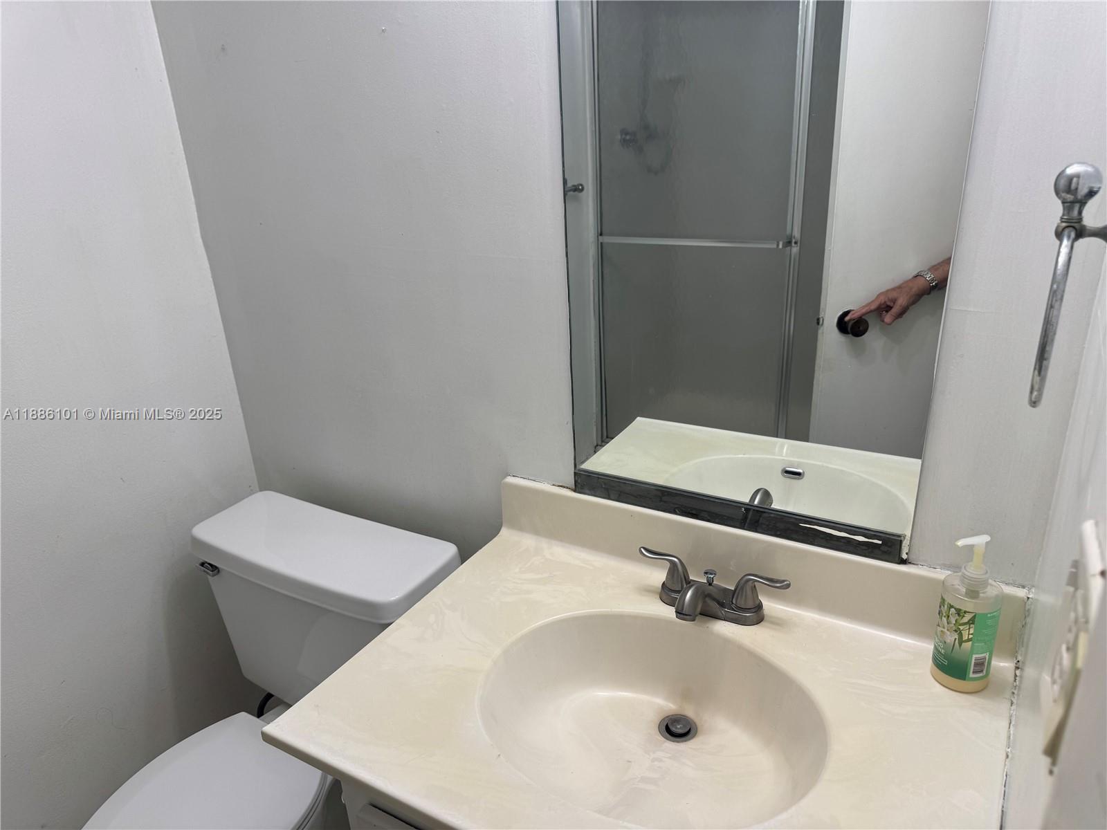 200 LESLIE CONDO - Residential Lease