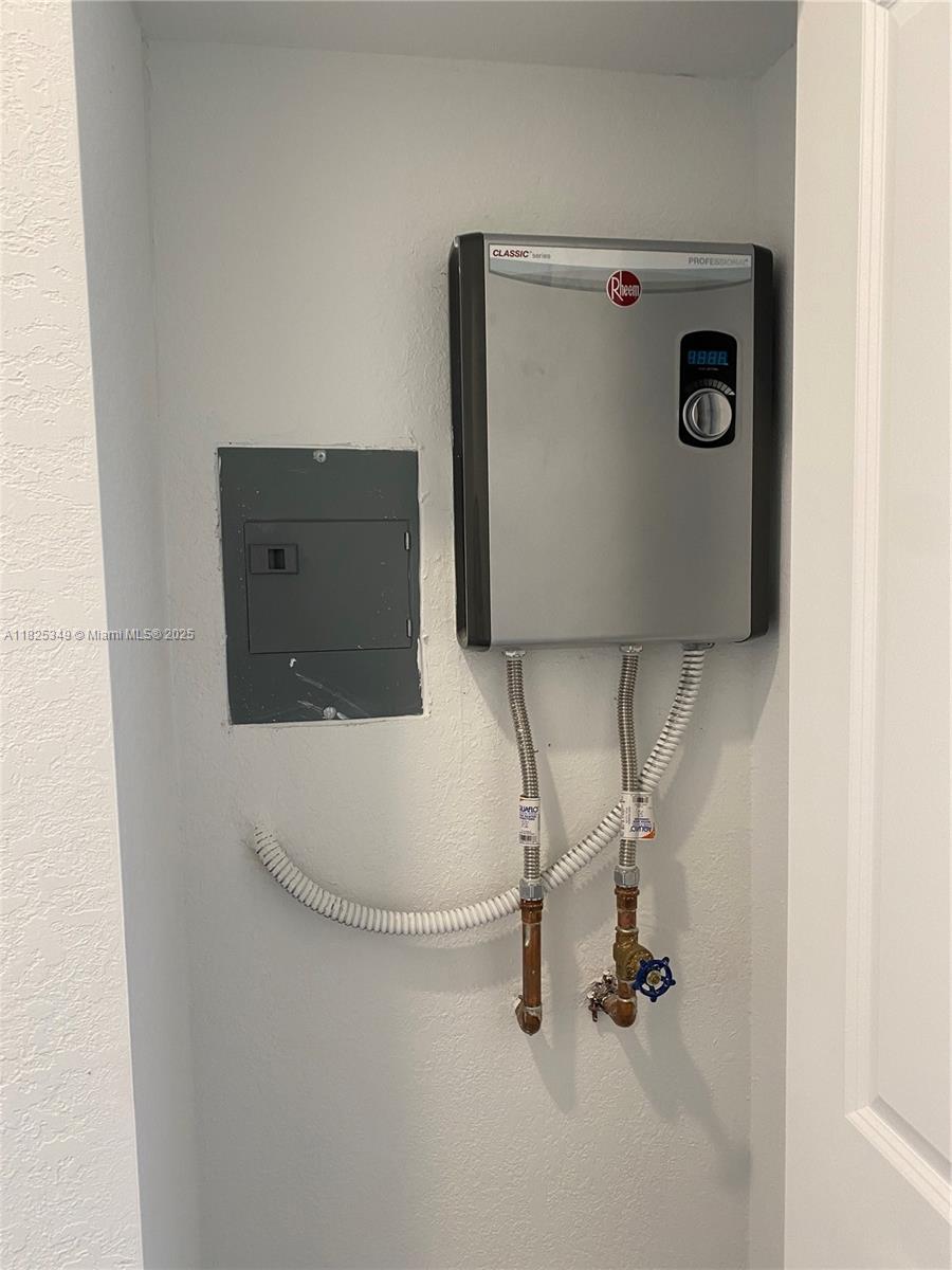 PINE ISLE - Residential