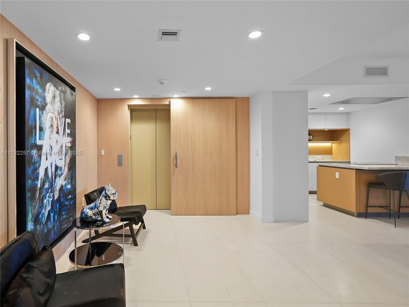ONDA CONDO - Residential