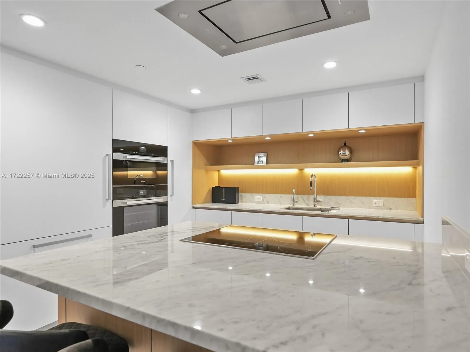 Bay Harbor Islands, Florida 33154, United States, 3 Bedrooms Bedrooms, ,3 BathroomsBathrooms,Residential,Active,17337