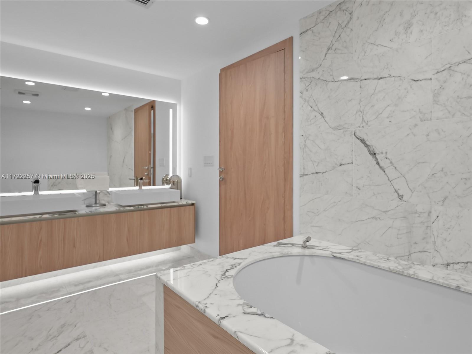 ONDA CONDO - Residential