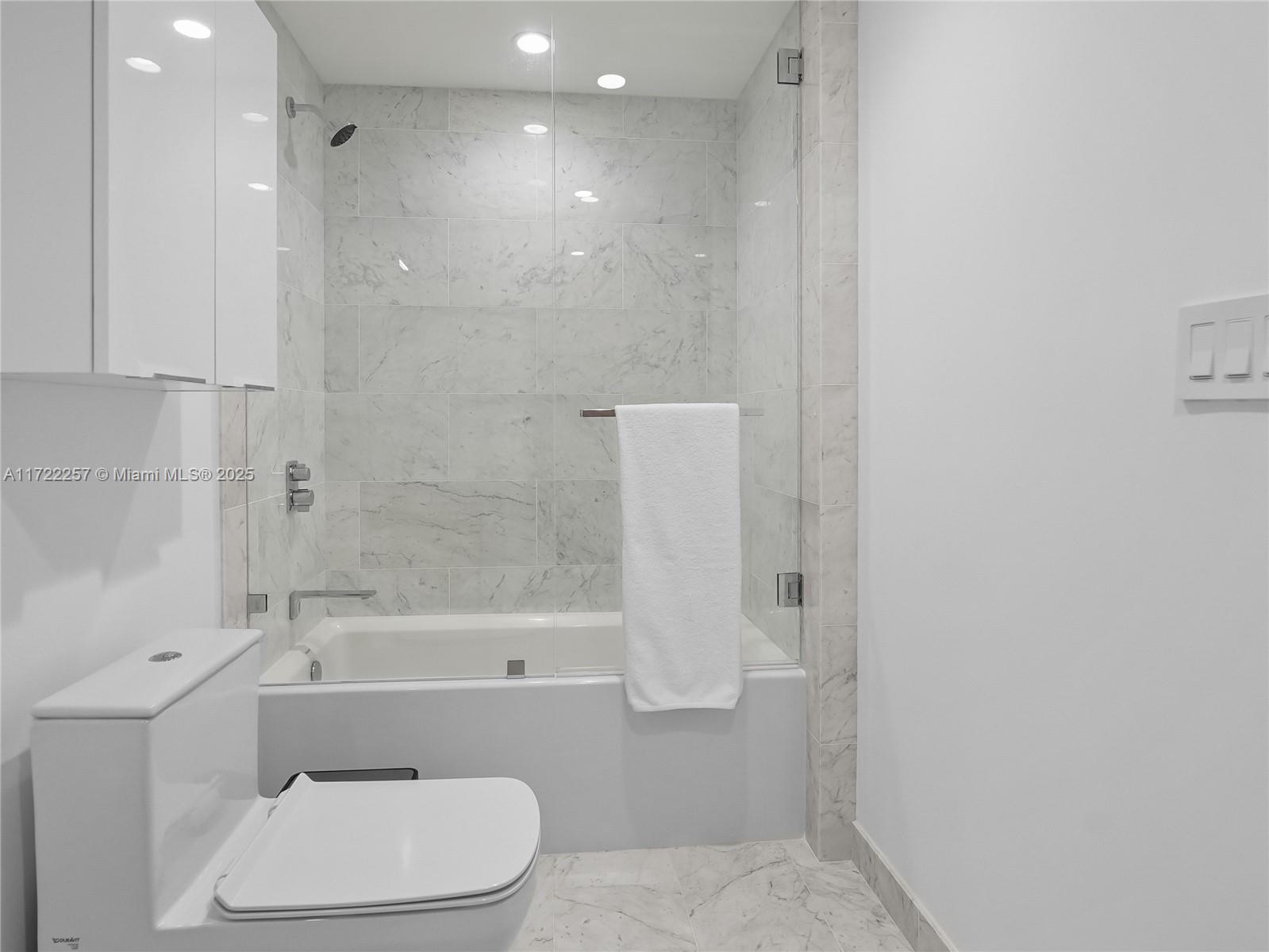 ONDA CONDO - Residential