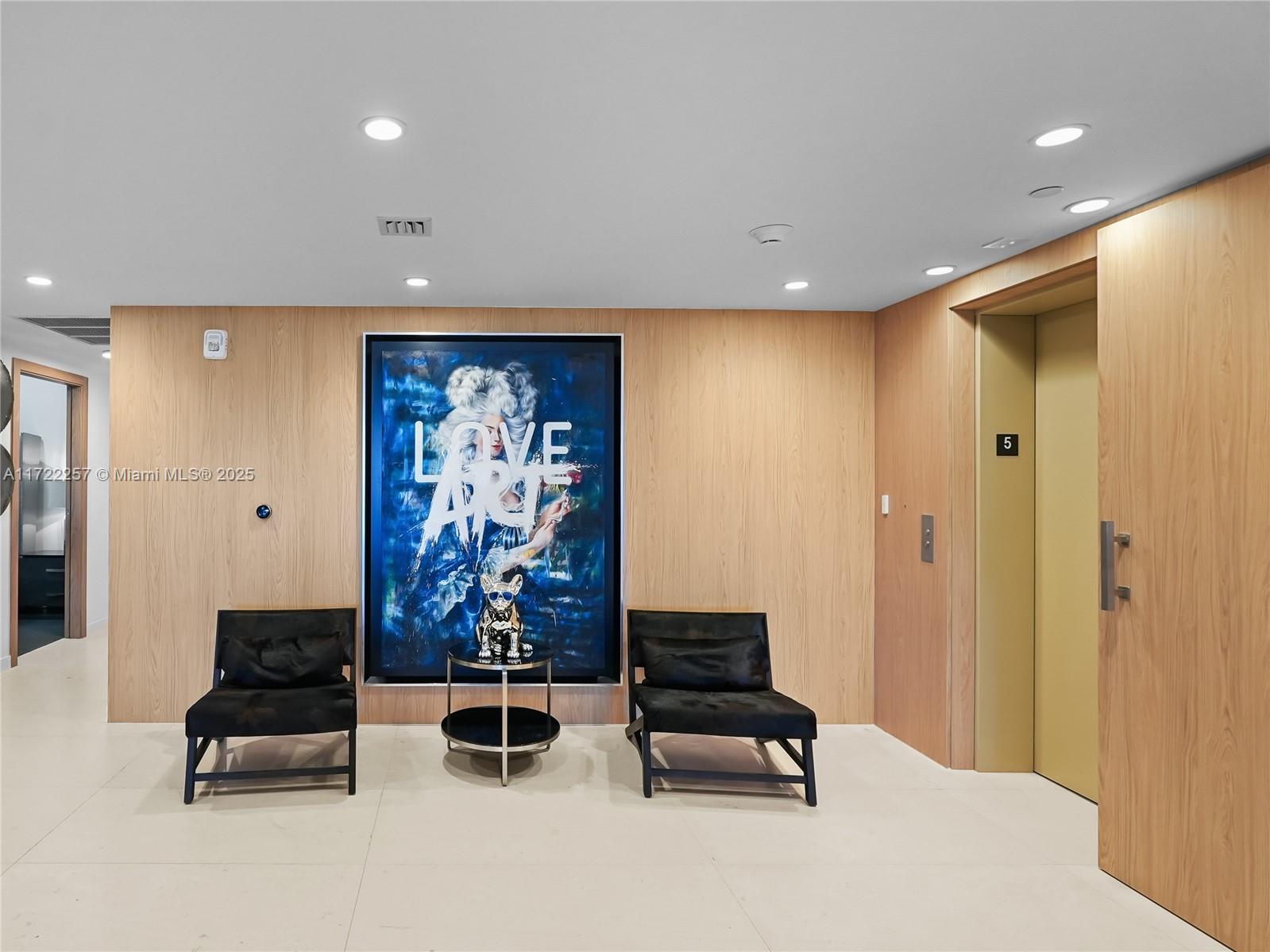 ONDA CONDO - Residential