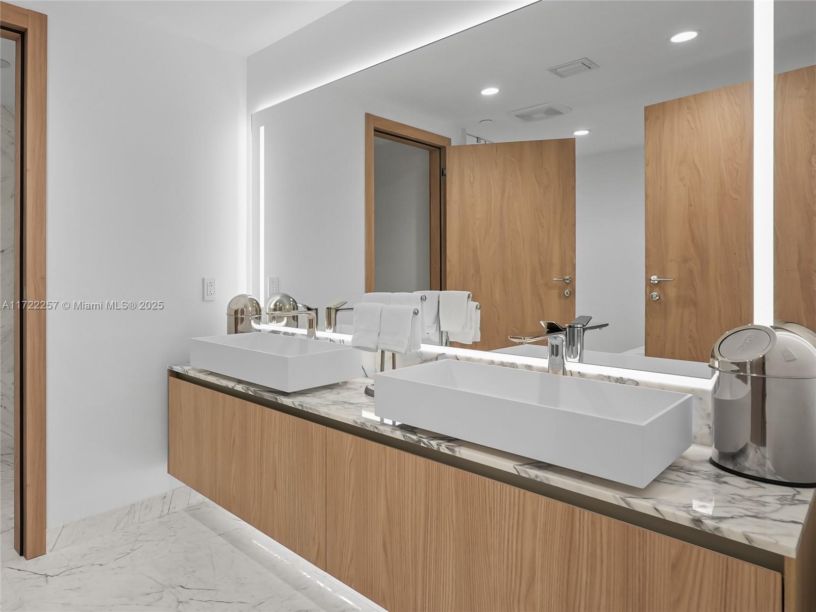 ONDA CONDO - Residential