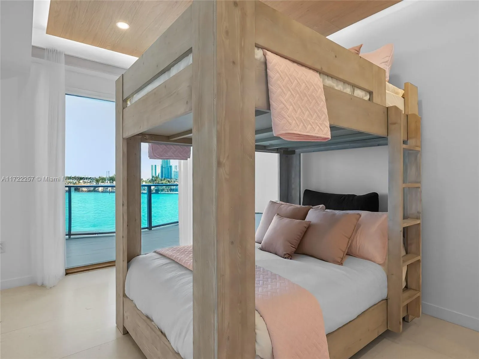 Bay Harbor Islands, Florida 33154, United States, 3 Bedrooms Bedrooms, ,3 BathroomsBathrooms,Residential,Active,17337