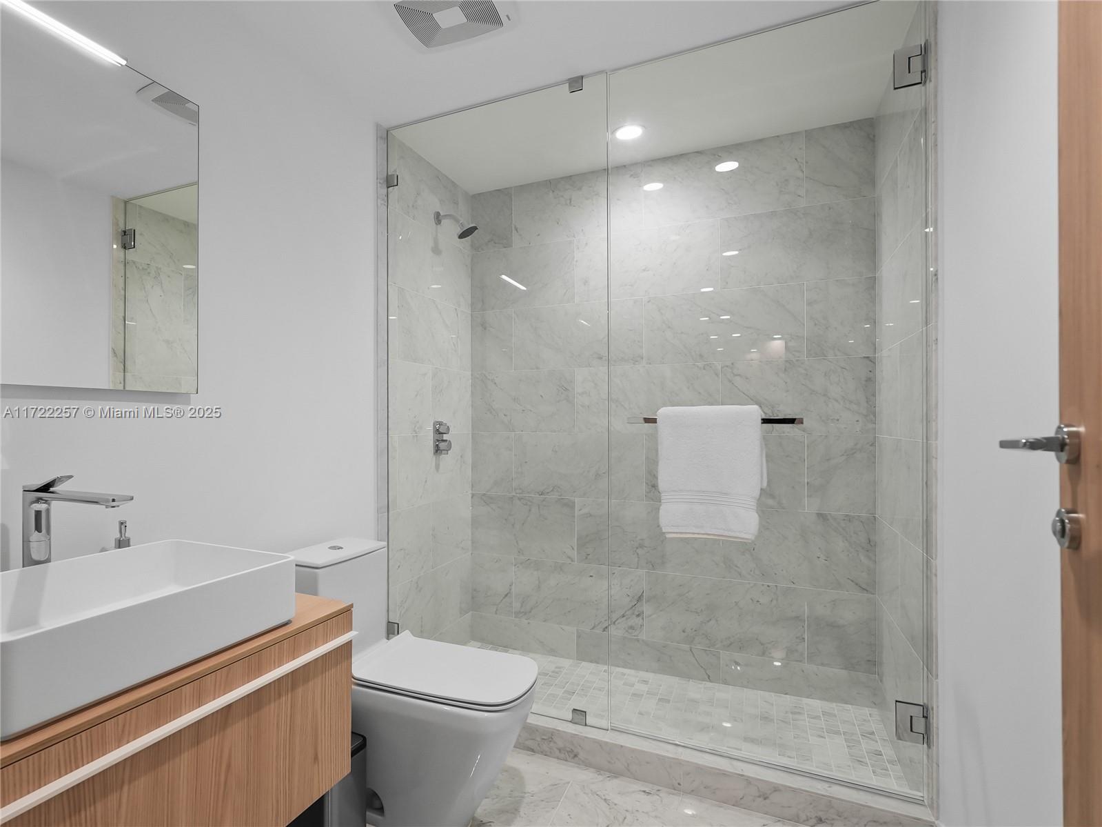ONDA CONDO - Residential