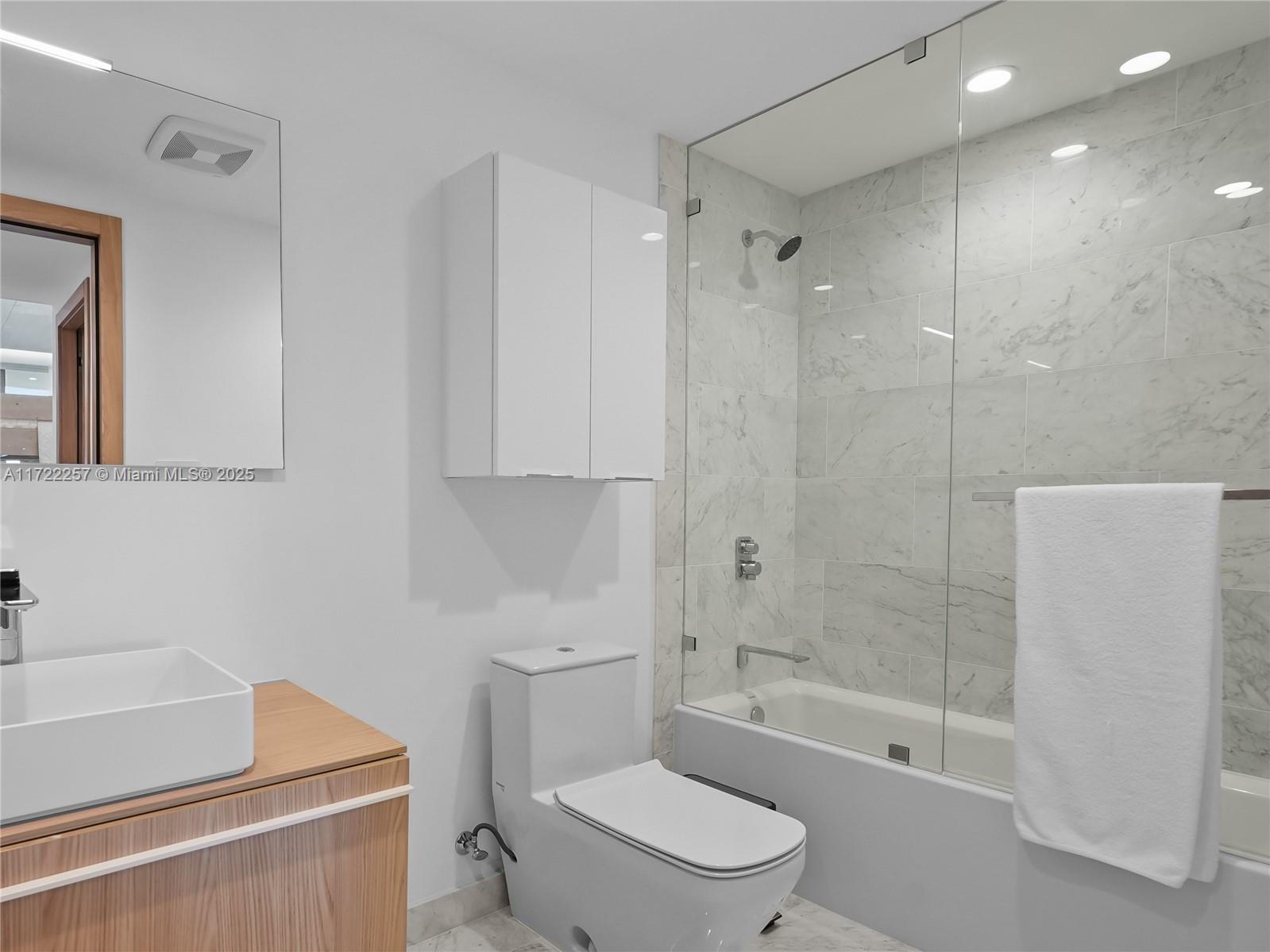 ONDA CONDO - Residential