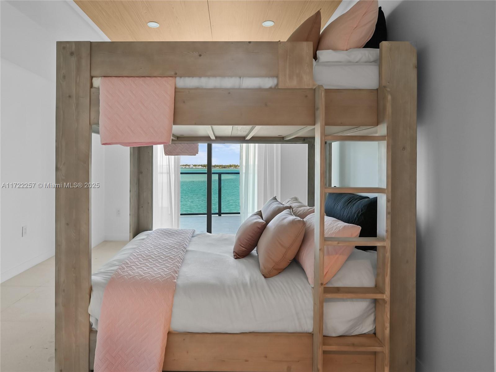 ONDA CONDO - Residential