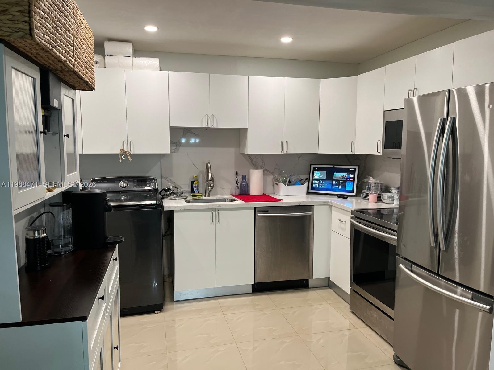 RAINTREE FOREST CONDO - Residential Lease