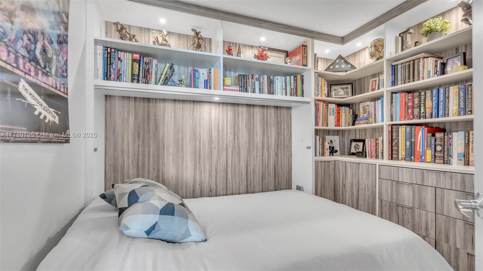 VIZCAYNE NORTH CONDO - Residential