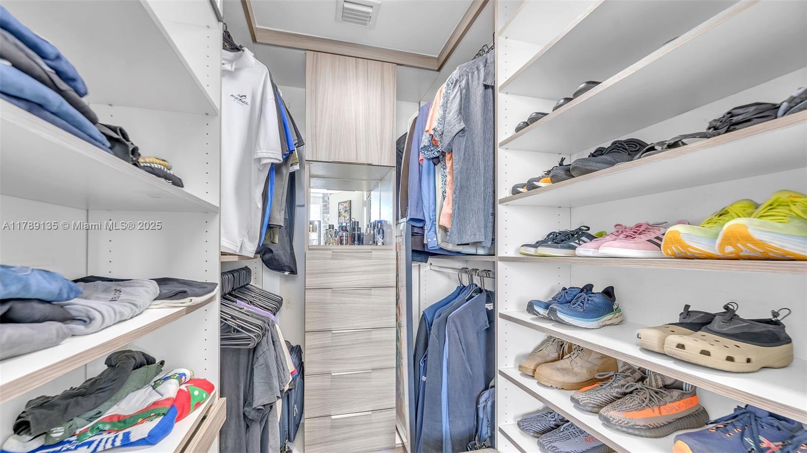 VIZCAYNE NORTH CONDO - Residential