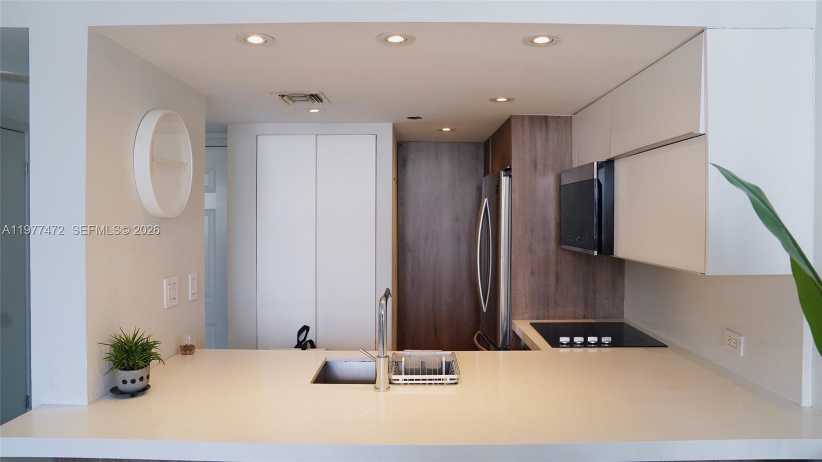 BRICKELL KEY II CONDO - Residential